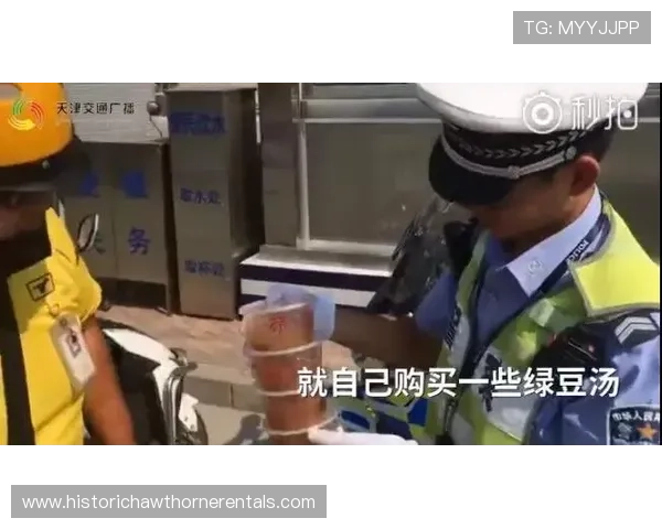 张楠家的冰箱里居然塞满了能量胶，连瓶装水都得排队放？